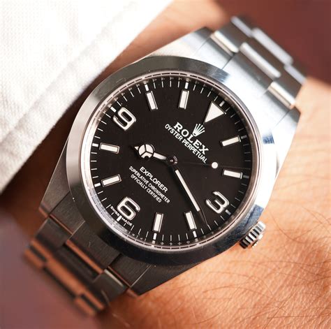 rolex explorer reference 214270.